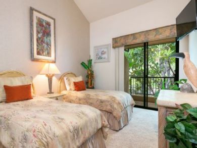 Bedroom with Two Twin Beds